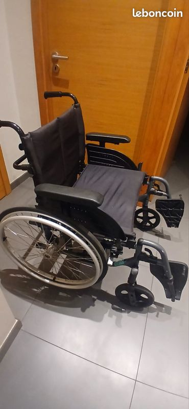 Fauteuil roulant (image 2)