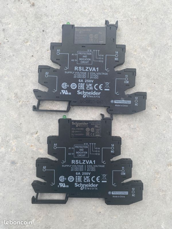 Schneider Relay RSL 12/24V ACDC (image 1)