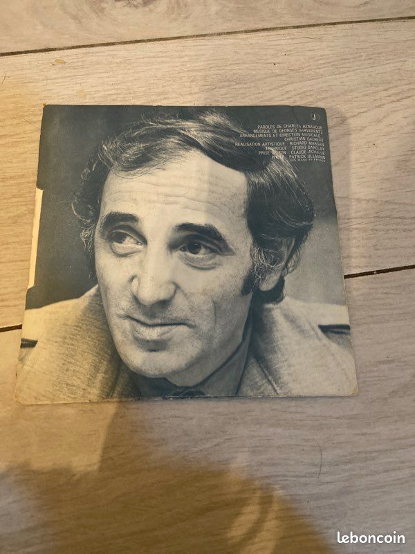Single Charles Aznavour - les plaisirs démodés (image 2)
