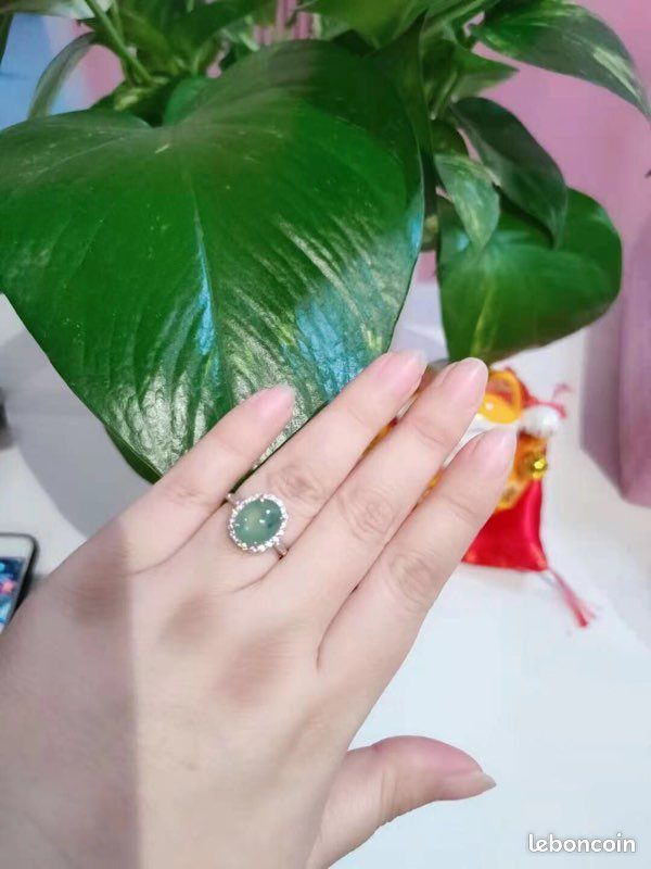 Une bague jadéite (image 2)