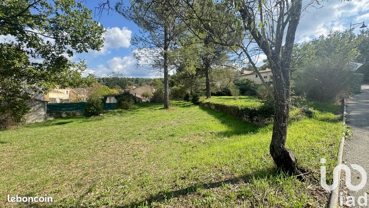 Terrain 411 m² Trets