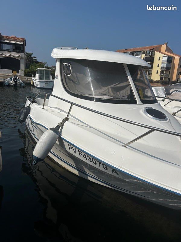 Bateau QuickSilver 540 Pilothouse (image 1)