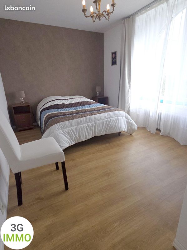 Maison spacieuse avec jardin et dépendances | Maël-Carhaix centre (image 10)