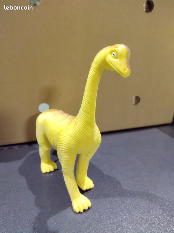 Lot de 4 dinosaures (image 2)