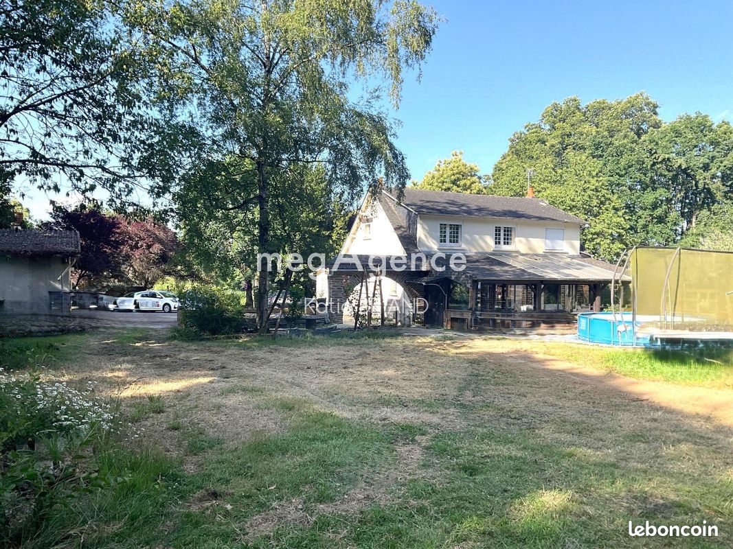 Maison 6 pièces 140 m² · à Loiron-Ruillé · 140 m² · 240 000 €