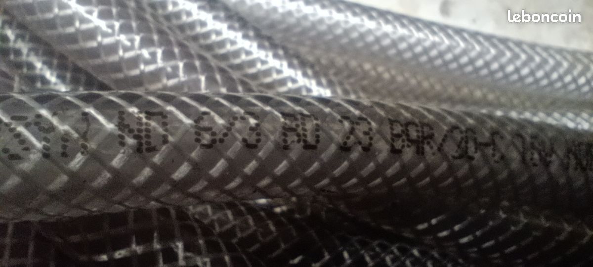 Tuyau en PVC avec insert en tissu 6 x 12 (image 2)