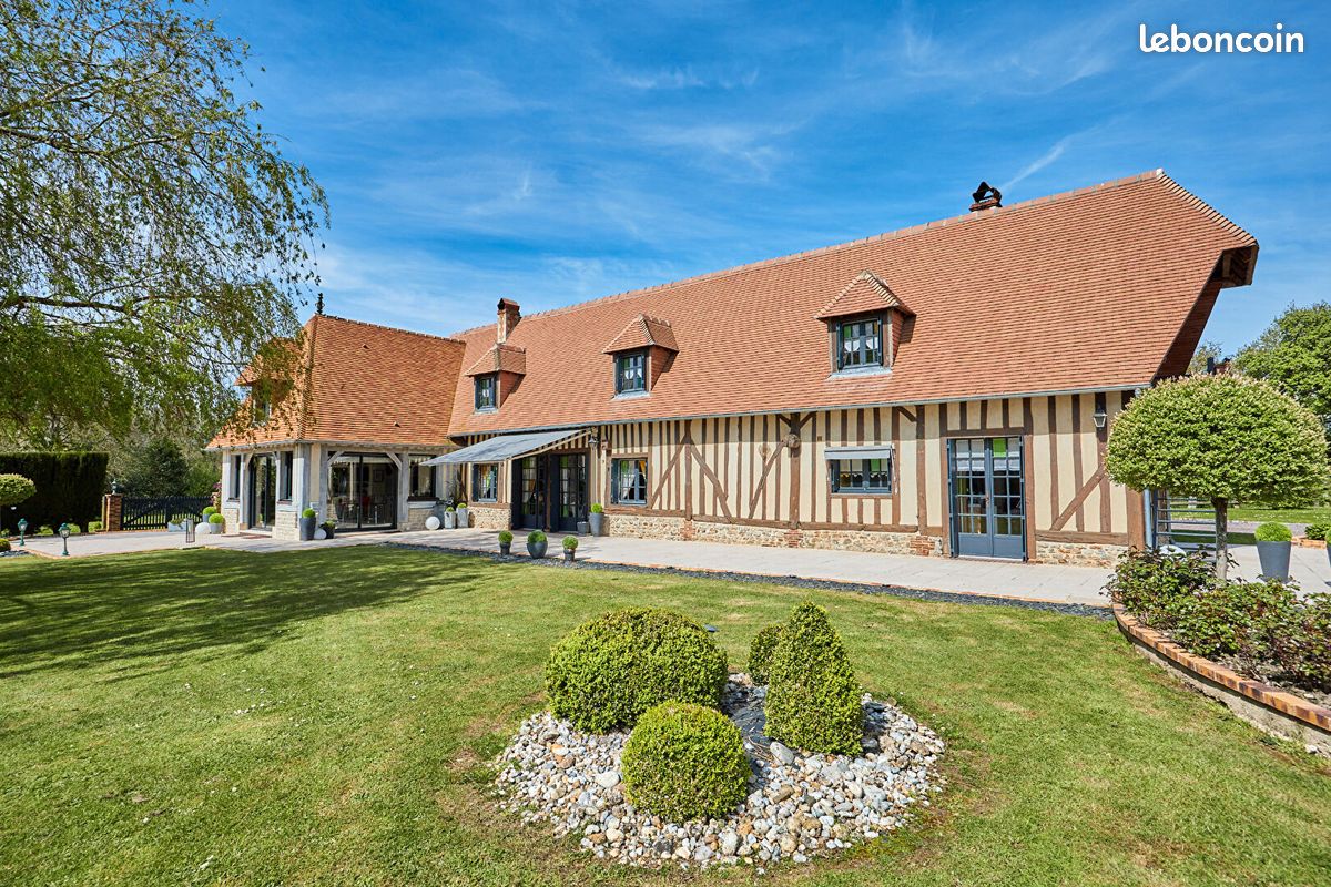 Maison 6 pièces 245 m² · à Fauguernon · 245 m² · 849 000 €