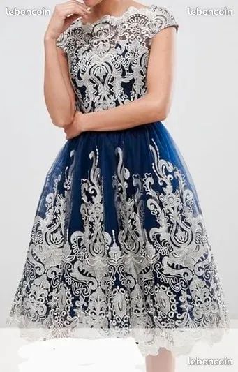 Robe Chi Chi London bleue marine Vêtements