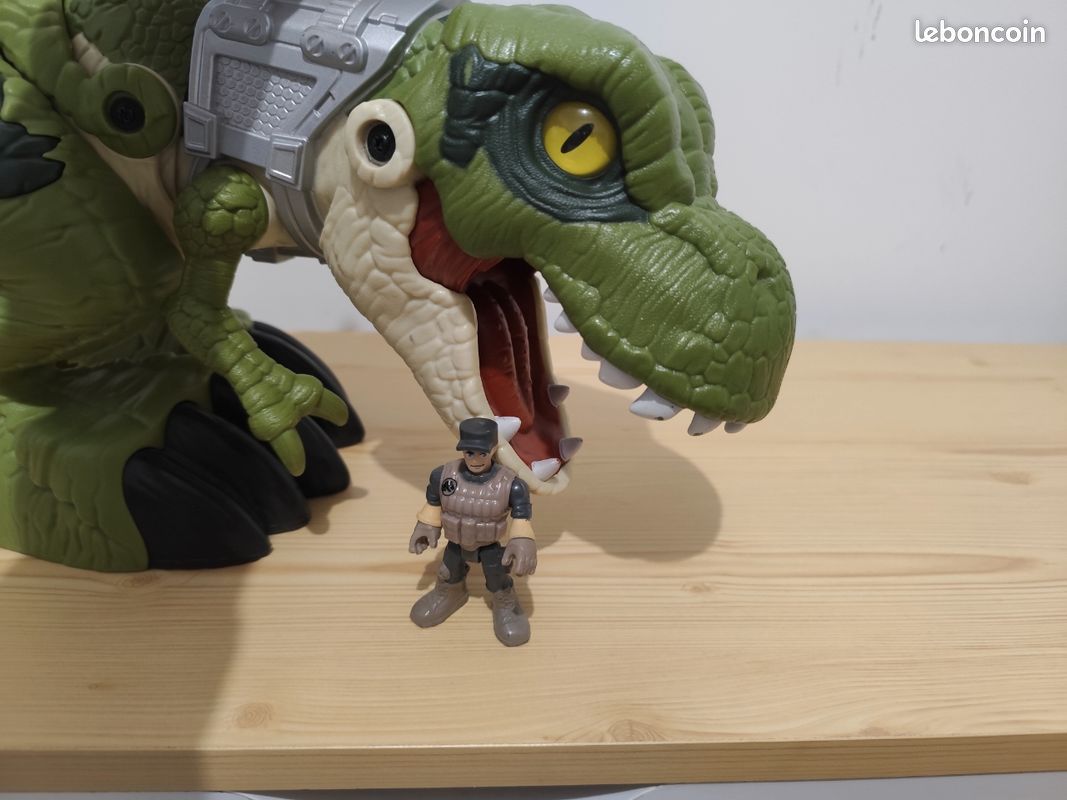 Fisher-Price Imaginext – T-Rex Géant à Mâchoires Claquantes – Avec Manette – Dès 3 Ans – Jurassic World