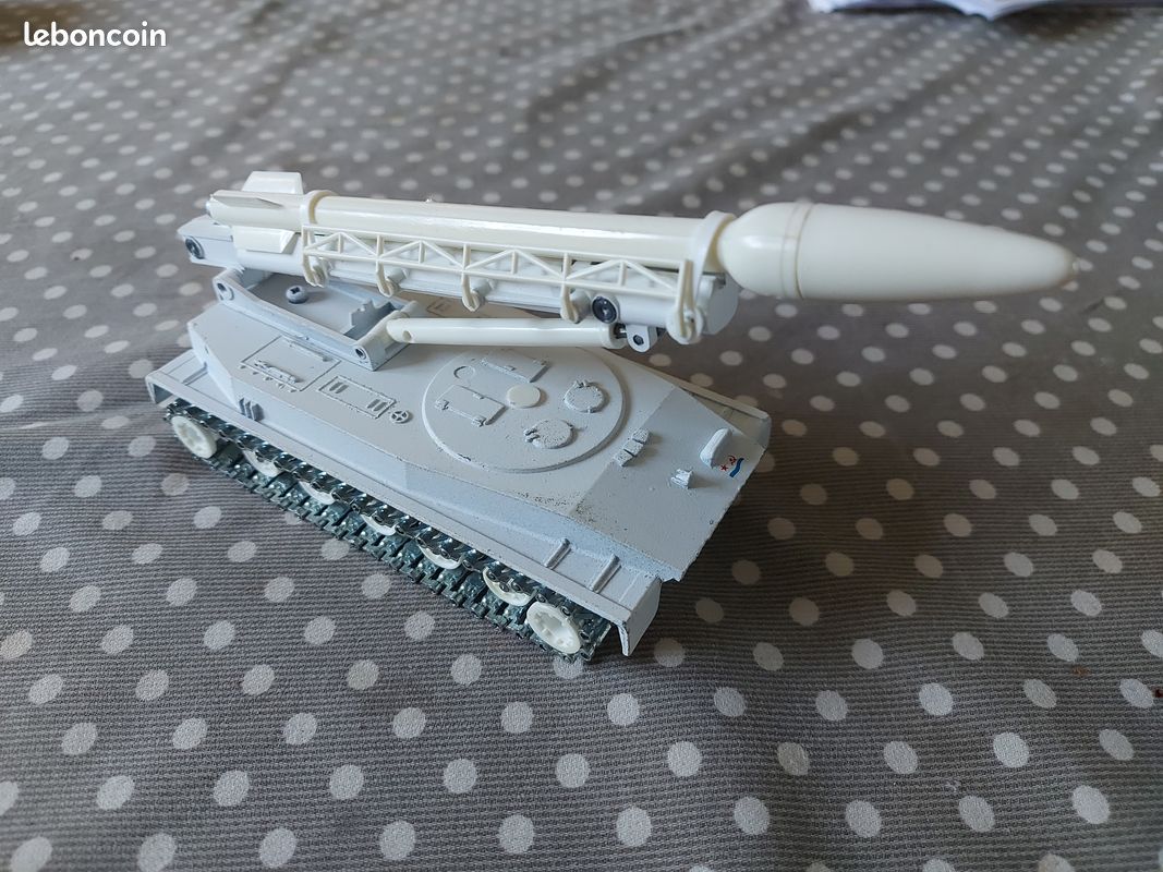 SOLIDO FRANCE militaire RUSSE CHAR AMPHIBIE PT 76 Réf 207 9/62 1è