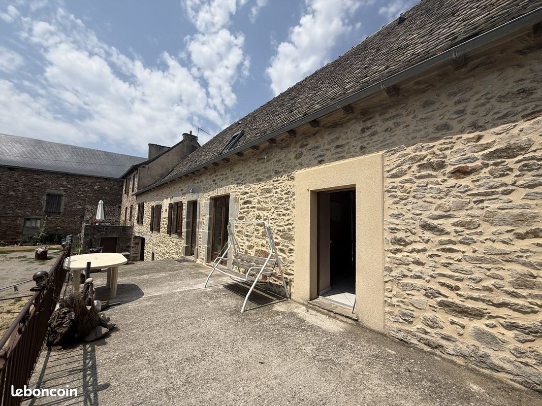 Maison 5 pièces 155 m² · à Prévinquières · 155 m² · 730 €/mois