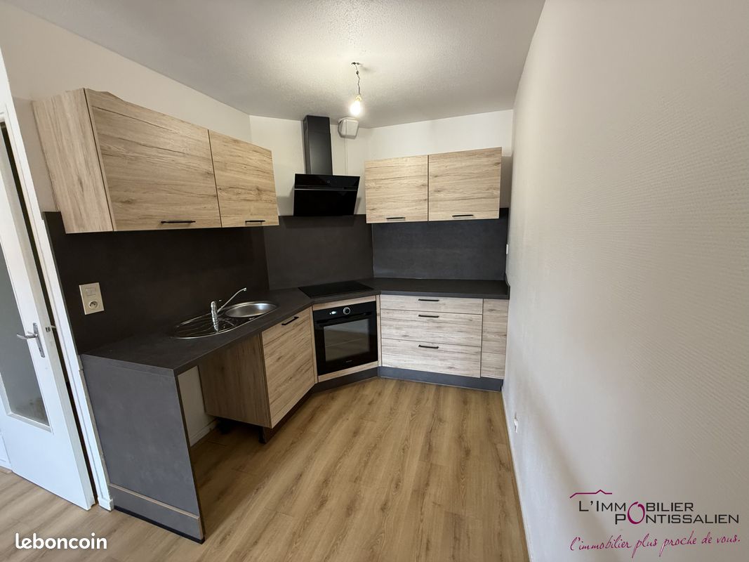 Appartement 3 pièces 49 m² · à Pontarlier · 49 m² · 735 €