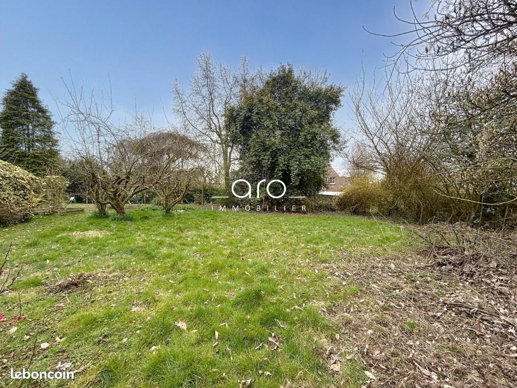 Terrain 823 m² Willems 59780 · 271 000 €