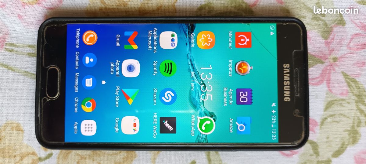 Samsung Galaxy A3 2016 (image 2)