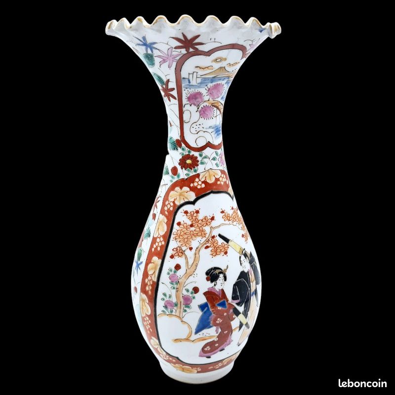 Vase Japonais porcelaine période Meiji (1868-1912) - Samouraï et dame en kimono faisan, fleurs de cerisier, érables rouges, Mont Fuji (image 3)