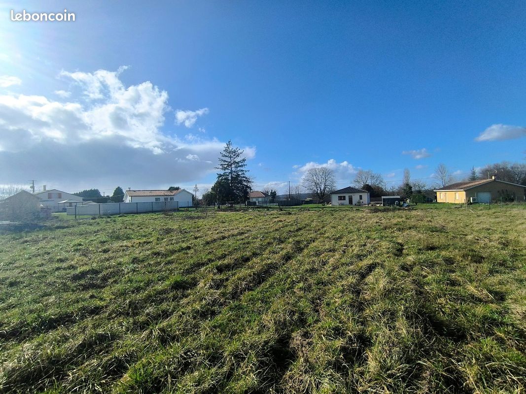 Terrain 4400 m² · à Vélines · 4 400 m² · 60 000 €