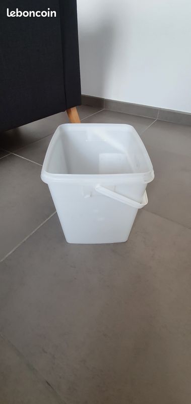 Seaux plastiques BLANC (image 3)