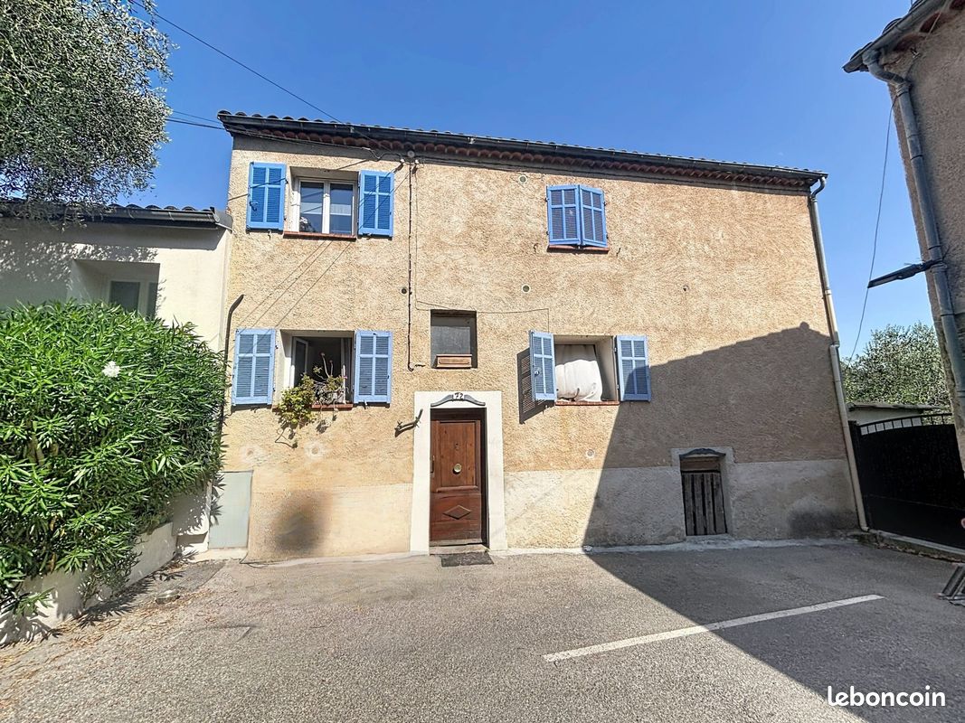 Immeuble 141 m² · à La Roquette-sur-Siagne · 141 m² · 339 000 €