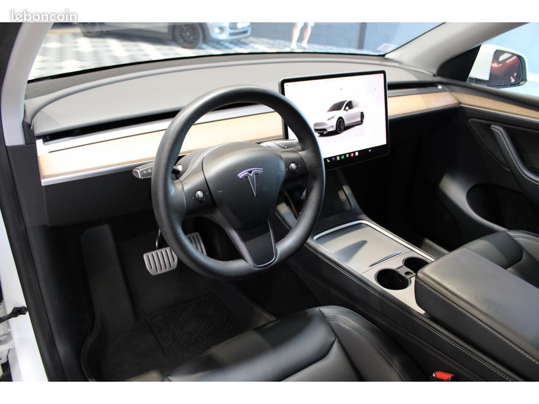 TESLA MODEL Y AWD Performance - Première main (image 8)