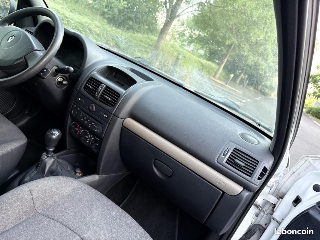 Renault Clio 1.2 16v 75cv Authentique Confort*90 000Km*Véhicule Sous Garantie*Ct Révision Kit Dis... (image 23)