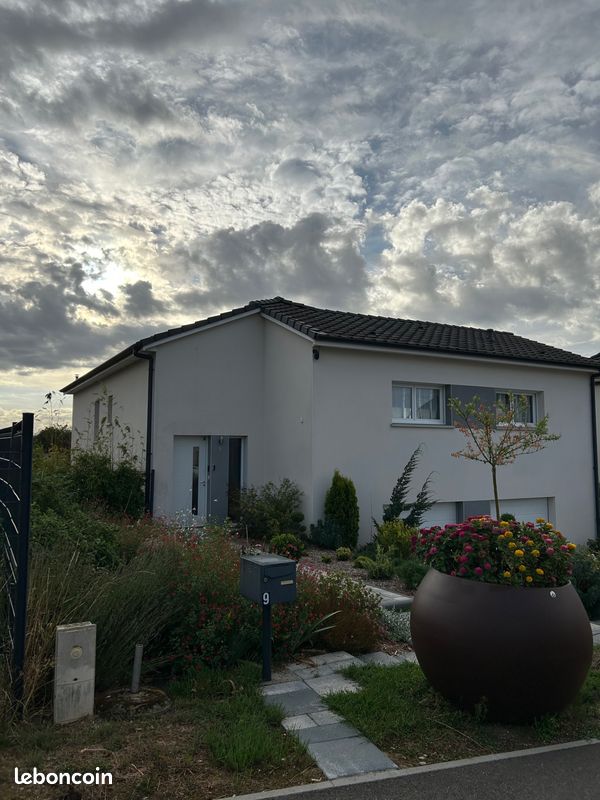 Maison 5 pièces 105 m² · à Ajoncourt · 105 m² · 320 000 €