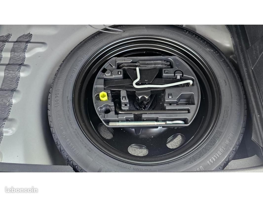 DS 7 Crossback So Chic inspiration RIVOLI Noir Basalte 1.5 BlueHDi 130cv EAT8 SURÉQUIPÉE (image 21)