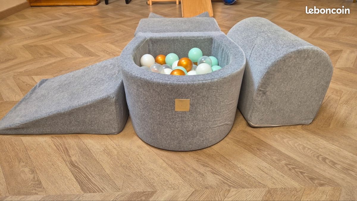 🧸 Piscine à balles + modules en mousse – Excellent état (image 1)