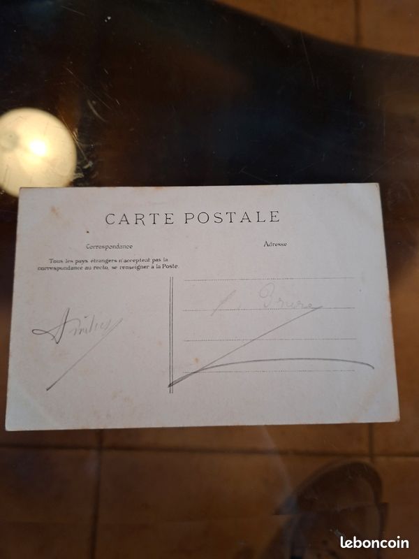 CPA COURTERON, LES Bords de la Seine, La Place Publique EUR 5,00