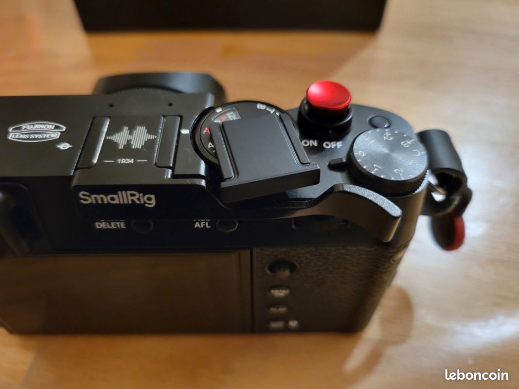 (VENDU) Fujifilm x100vi (état neuf) + sac peak design + sangle peak design + batterie fuji + chargeur + carte sd 64 go + accessoires (image 4)