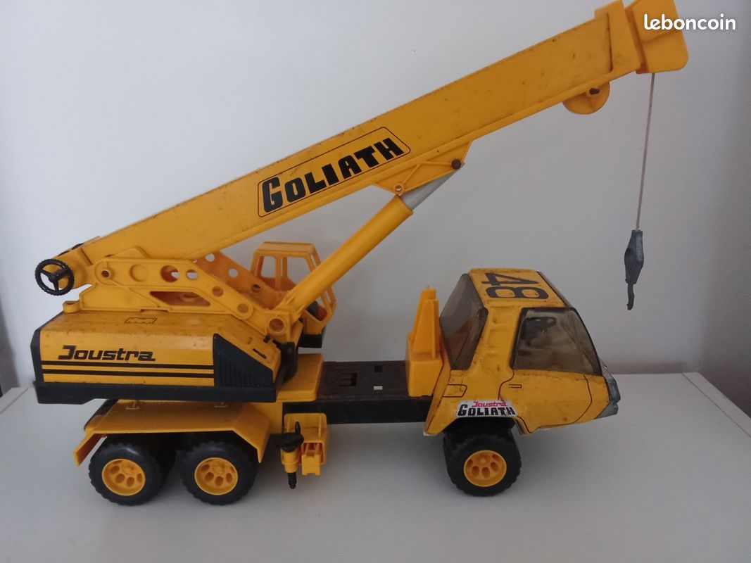 Joustra - Bernard , camion grue , dans sa boite d'origine réf 653 - auctions & price archive