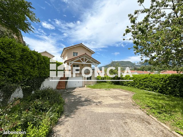 Maison 5 pièces 98 m² · à La Buisse · 98 m² · 1 390 €/mois