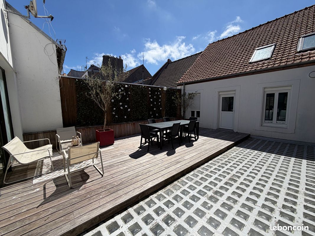 Appartement 8 pièces 217 m² · à Boulogne-sur-Mer · 217 m² · 370 000 €