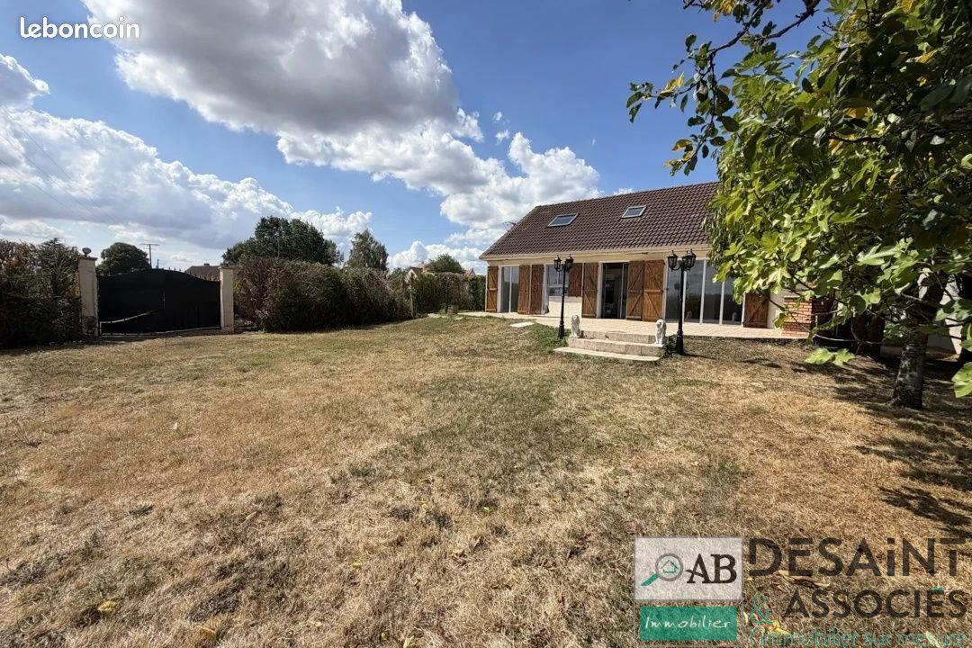 Maison 7 pièces 117 m² · à Guérard · 117 m² · 283 000 €