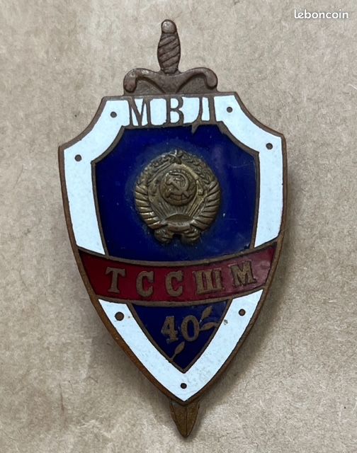 Lot D'Insignes Militaires Soviétiques URSS – Collection Vintage Originale