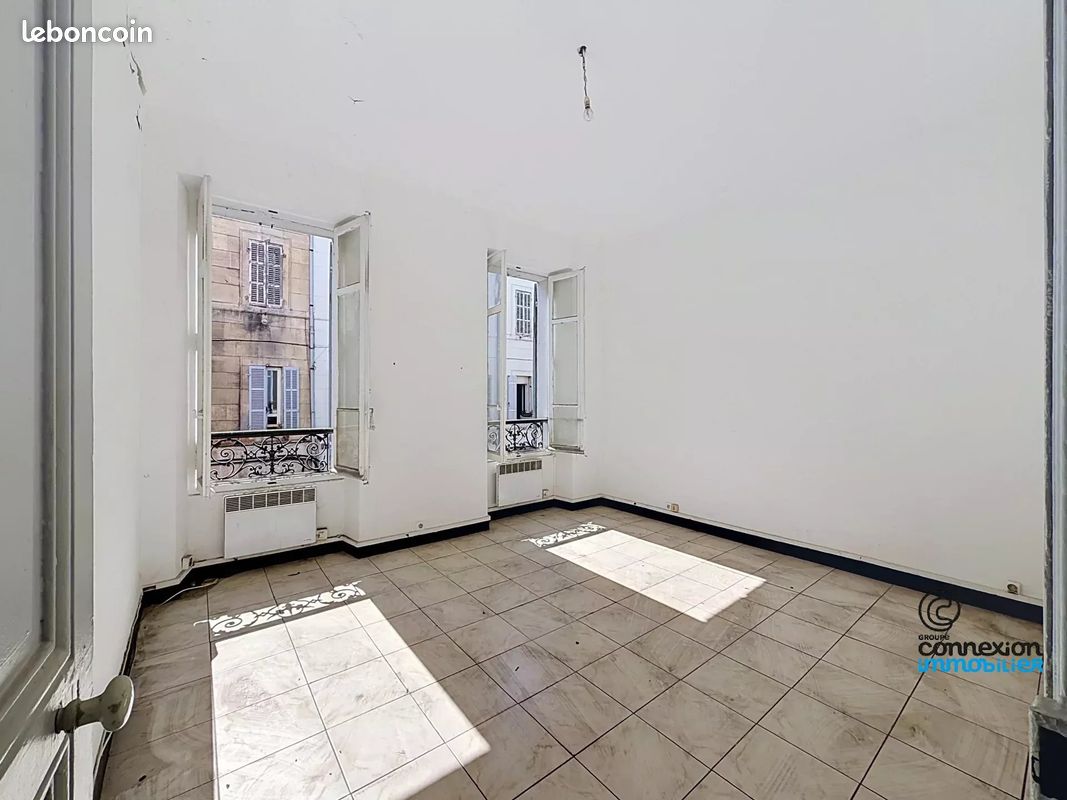 Appartement 3 pièces 49 m² · à Marseille · 49 m² · 76 000 €