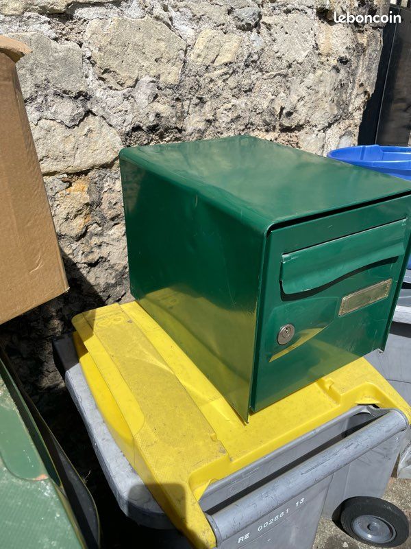 URGENT Boîte aux lettres et support (image 2)