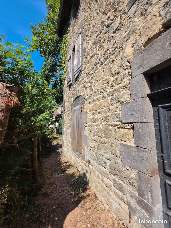 Maison 11 pièces 300 m² · à Thiers · 300 m² · 88 000 €