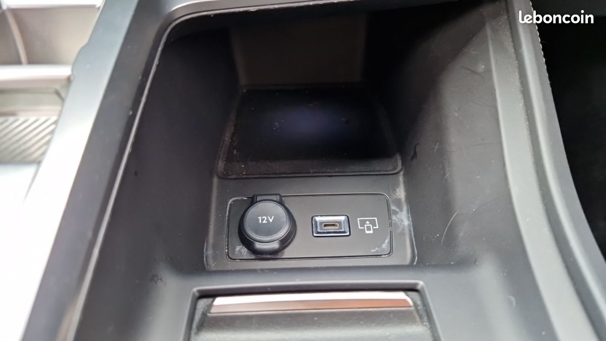 Peugeot 308 PHEV 225 E-EAT8 GT (image 19)