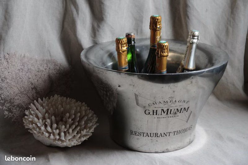 Seau à champagne Mumm Reims (D'occasion) à Cousset pour CHF 9 – avec