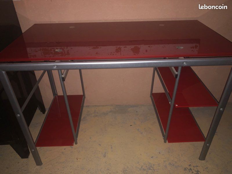 Bureau rouge (image 2)