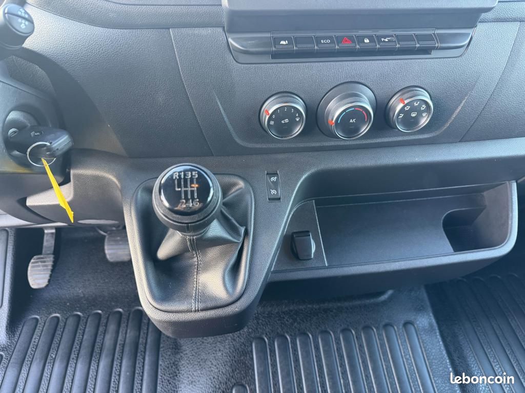 RENAULT MASTER III FOURGON F3500 L2H2 2.3 Blue dCi - 135 Traction Confort (image 18)