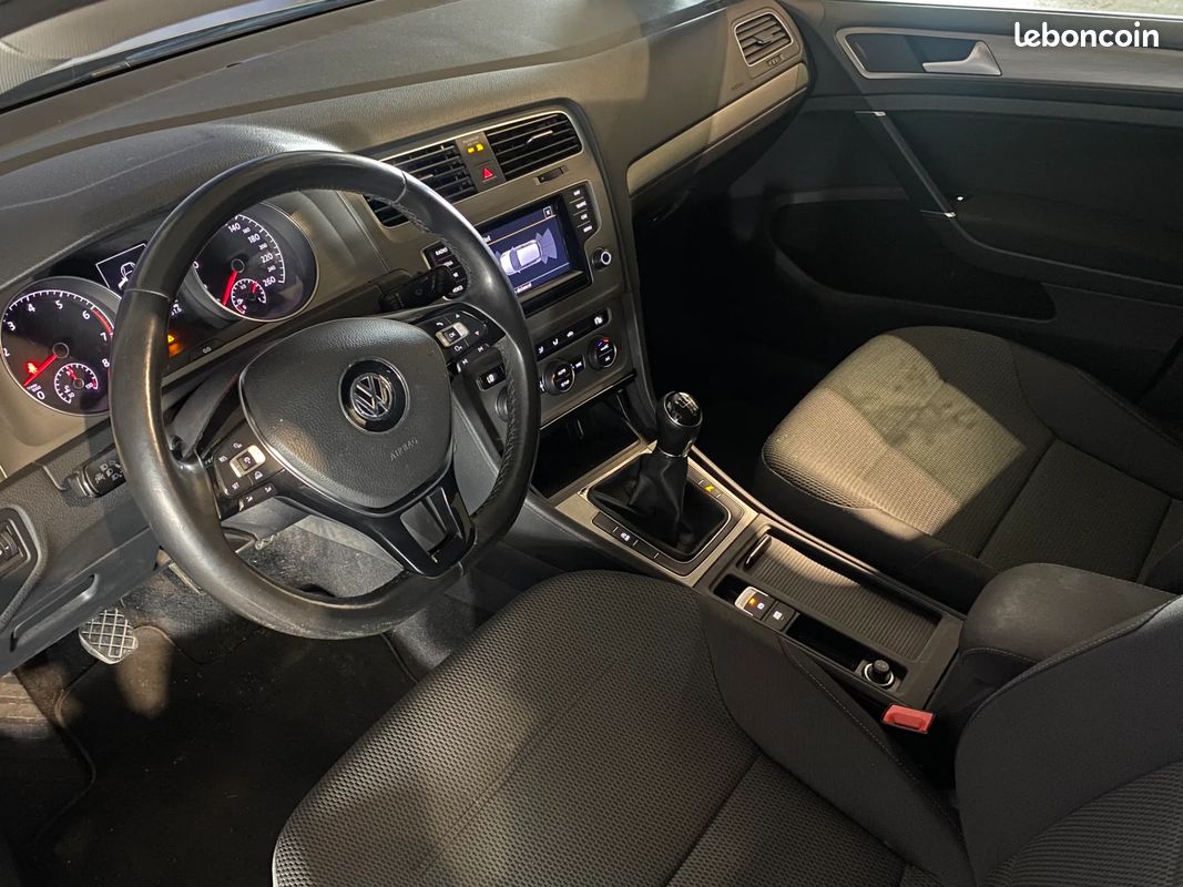 VOLKSWAGEN Golf 1.4 140ch Confortline - Radar de recul - Bluetooth (image 6)