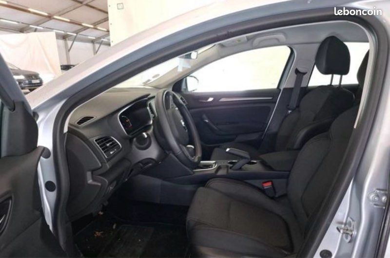 ✅ MEGANE 4 ESTATE BLUE DCI 115 CH EDC EVOLUTION SOCIETE ➡️ 13750 euros HT (image 4)
