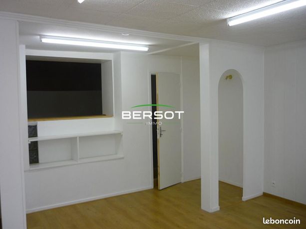https://img.leboncoin.fr/api/v1/lbcpb1/images/cd/ec/33/cdec33d9cb5e49a61d0ba929a881faed70b4ac7d.jpg?rule=ad-image