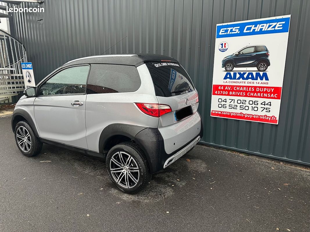 Voiture sans permis AIXAM CROSSOVER ABS 1IERE MAIN CHEZ ETS CHAIZE DES 14 ANS LIVRAISON A DOMICILE DANS TOUTE LA FRANCE (image 2)