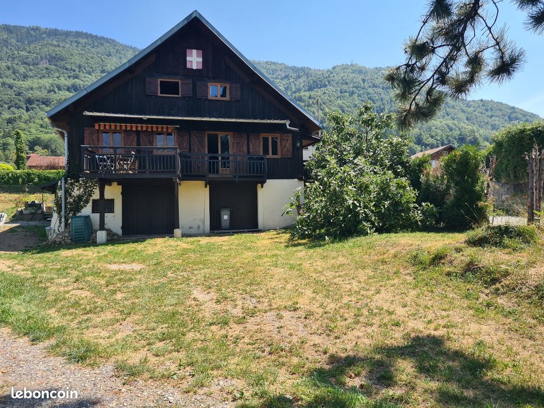 Maison 8 pièces 184 m² · à Venthon · 184 m² · 299 000 €