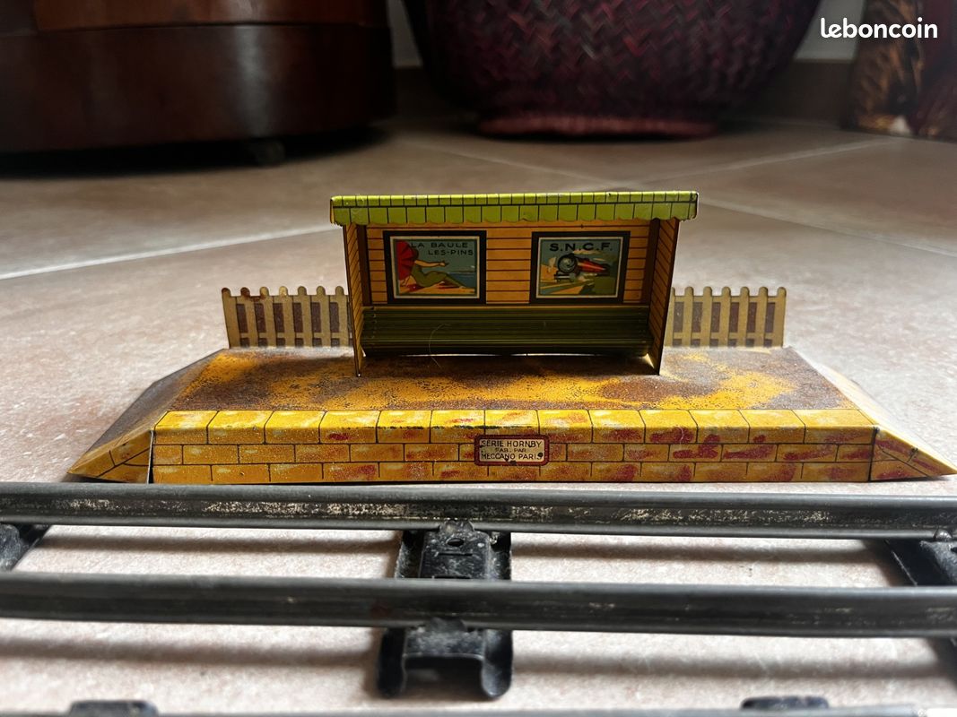Ancien circuit train mécanique à clef Hornby Meccano Paris locomotive