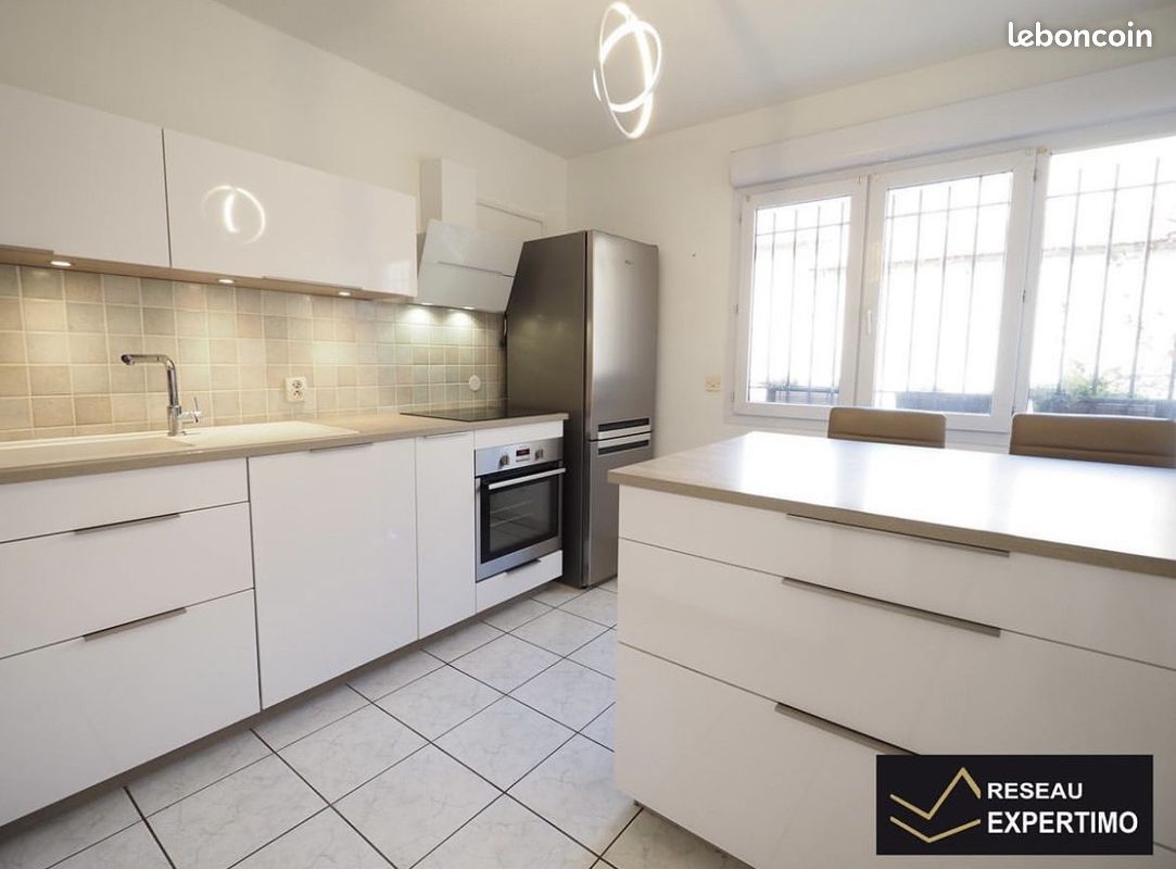 Appartement 3 pièces 79 m² · à Manosque · 79 m² · 985 €