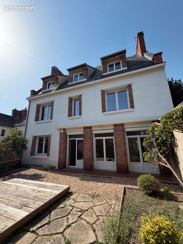 Maison 9 pièces 242 m² · à Évreux · 242 m² · 496 000 €