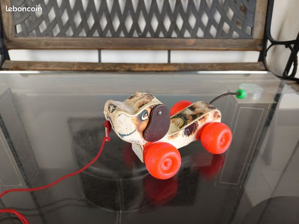 Petit chien à tirer Snoopy Fisher Price n° 693, datant de 1965. En bon état. - France